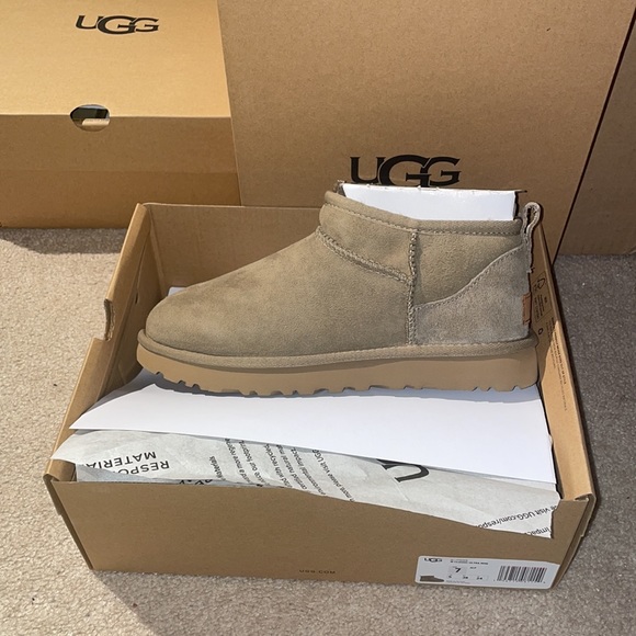 UGG Classic Ultra Mini Antilope - Picture 9 of 11